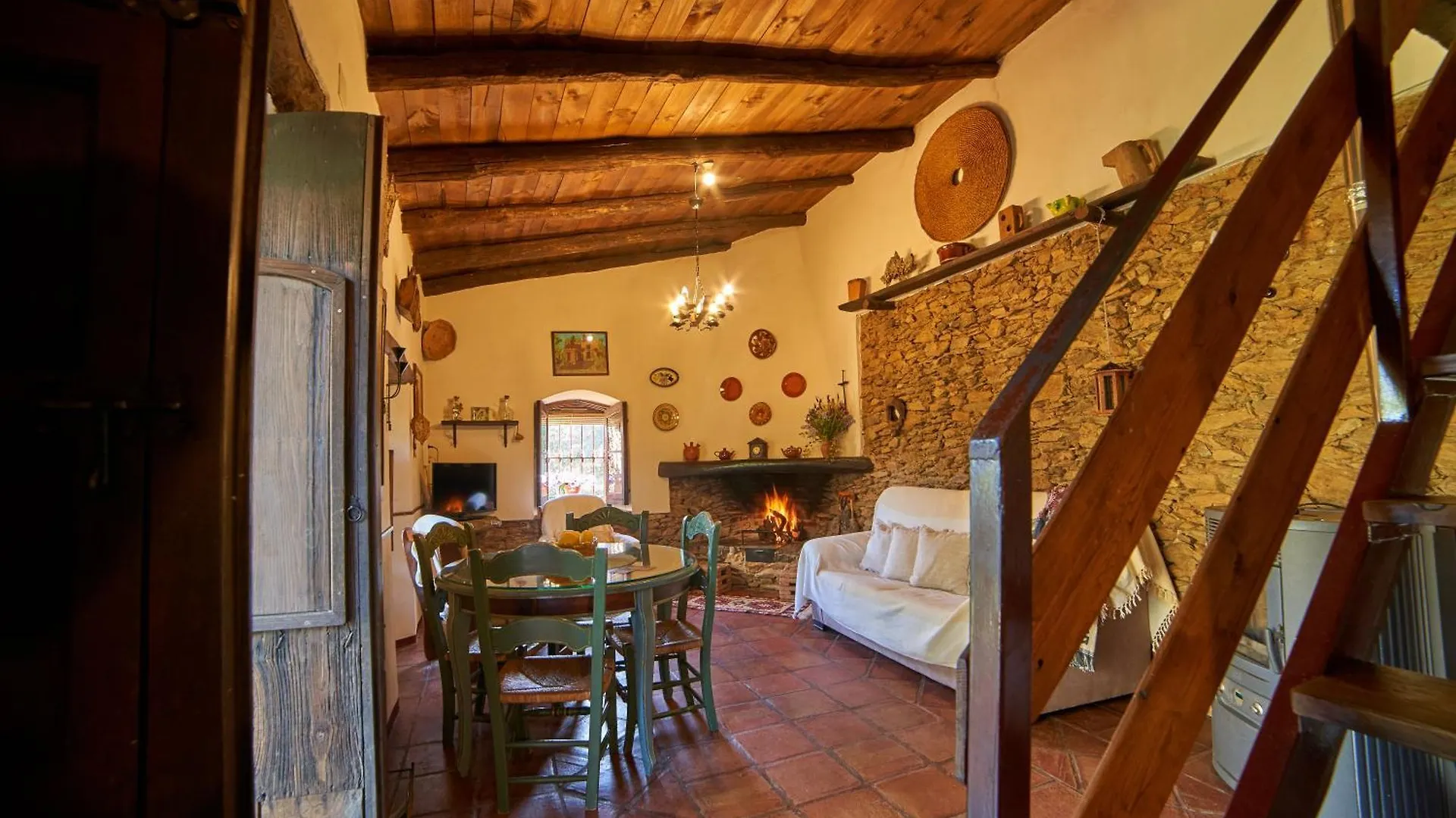 Navalgatos De El Tragaluz Villa Fuenteheridos 0*,  Spain