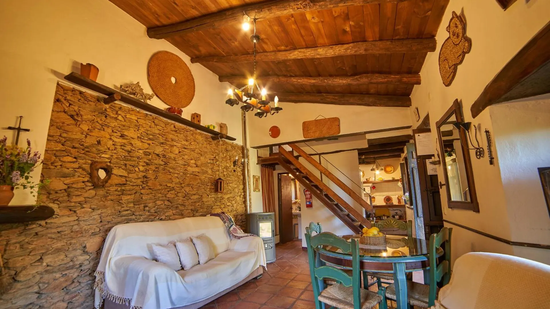 Navalgatos De El Tragaluz Villa Fuenteheridos Holiday home