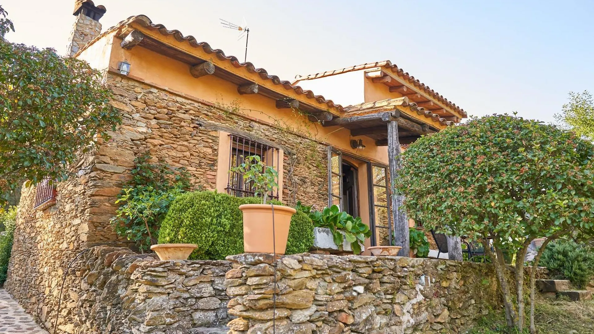 Holiday home Navalgatos De El Tragaluz Villa Fuenteheridos
